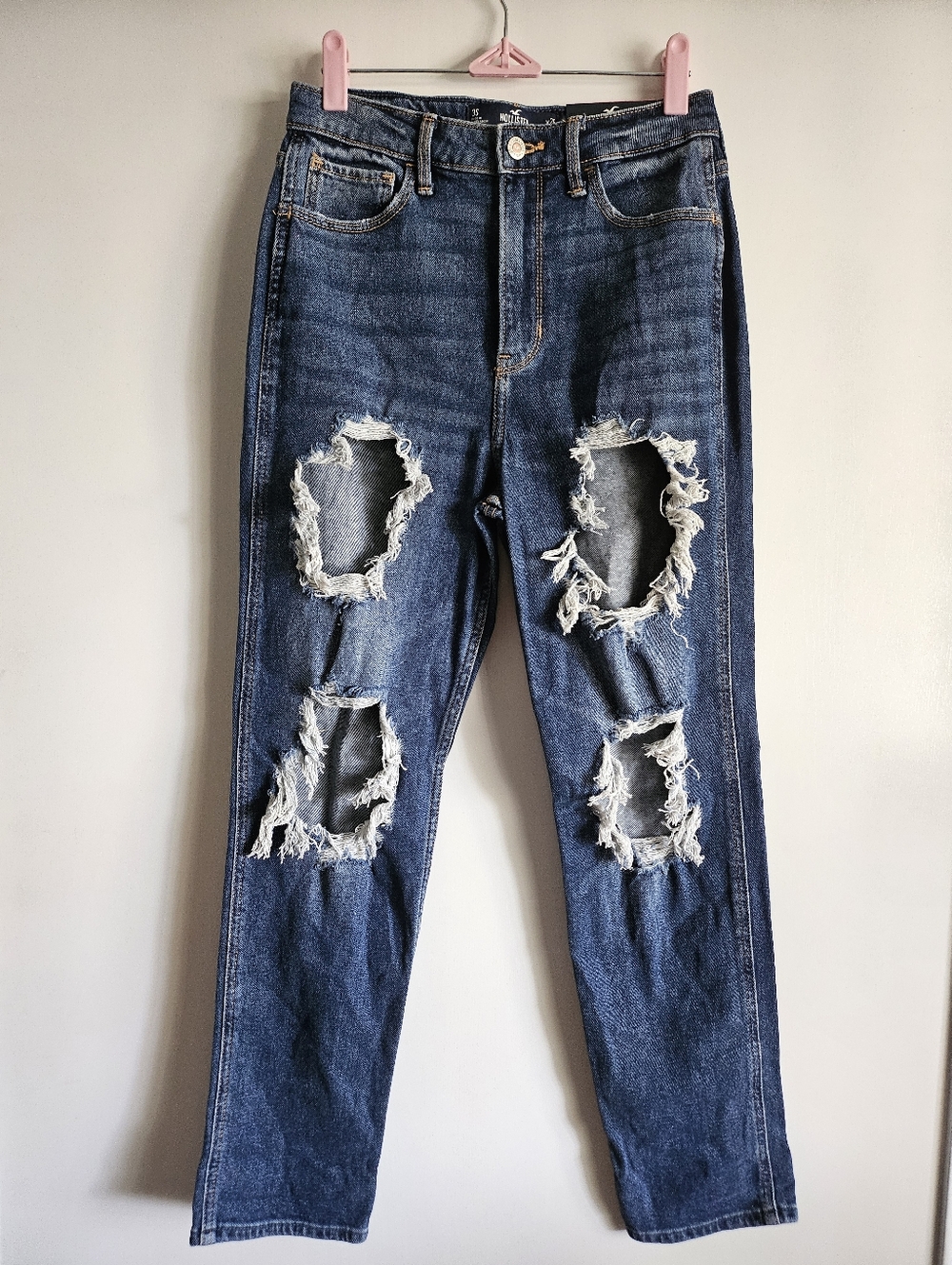 NWT Hollister Vintage Stretch Ultra High Rise Mom Jean Denim Ripped Jean W26 L25